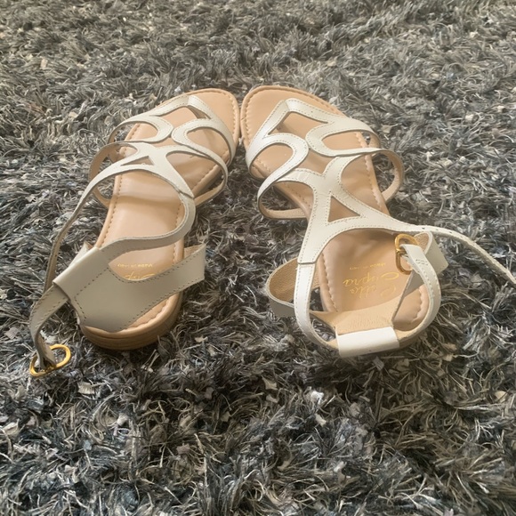 Strappy leather sandles NWOT - Picture 2 of 3